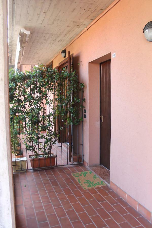 Indesenzano Apartment Desenzano del Garda Luaran gambar