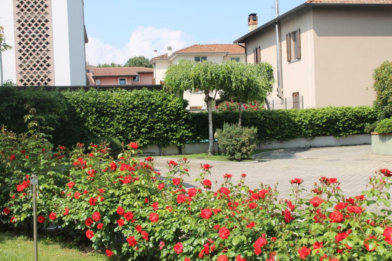 Indesenzano Apartment Desenzano del Garda Luaran gambar