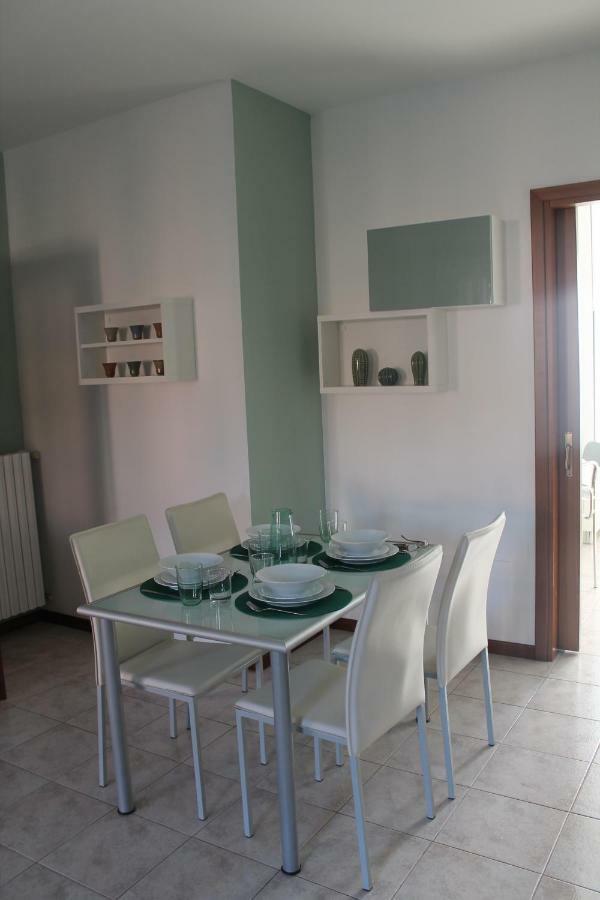 Indesenzano Apartment Desenzano del Garda Luaran gambar